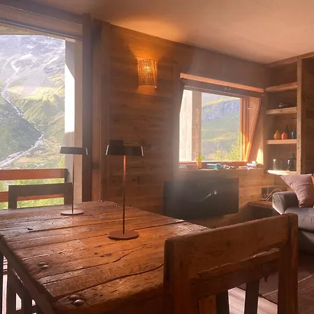 Grandes Mourailles In & Out * Брей-Червінія