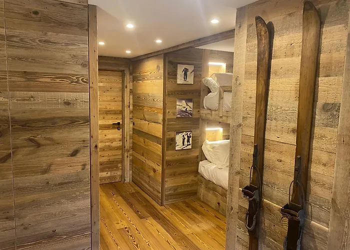 Grandes Mourailles In & Out